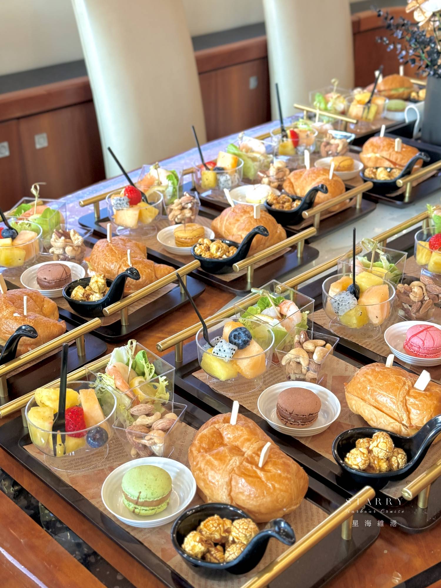 Starry Harbour Cruise: An All-Inclusive Luxury Voyage